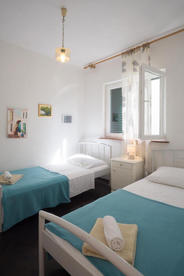 Apartments Podatok 4 Primošten Esterno foto